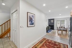 Seneca Cir-S2804-010.jpg
