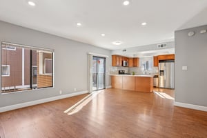 Nordhoff St 19-S0210-005.jpg