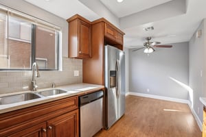 Nordhoff St 19-S0210-012.jpg