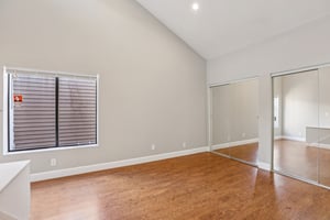 Nordhoff St 19-S0210-016.jpg