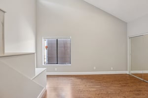 Nordhoff St 19-S0210-017.jpg