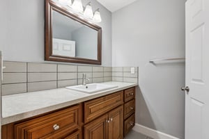 Nordhoff St 19-S0210-020.jpg