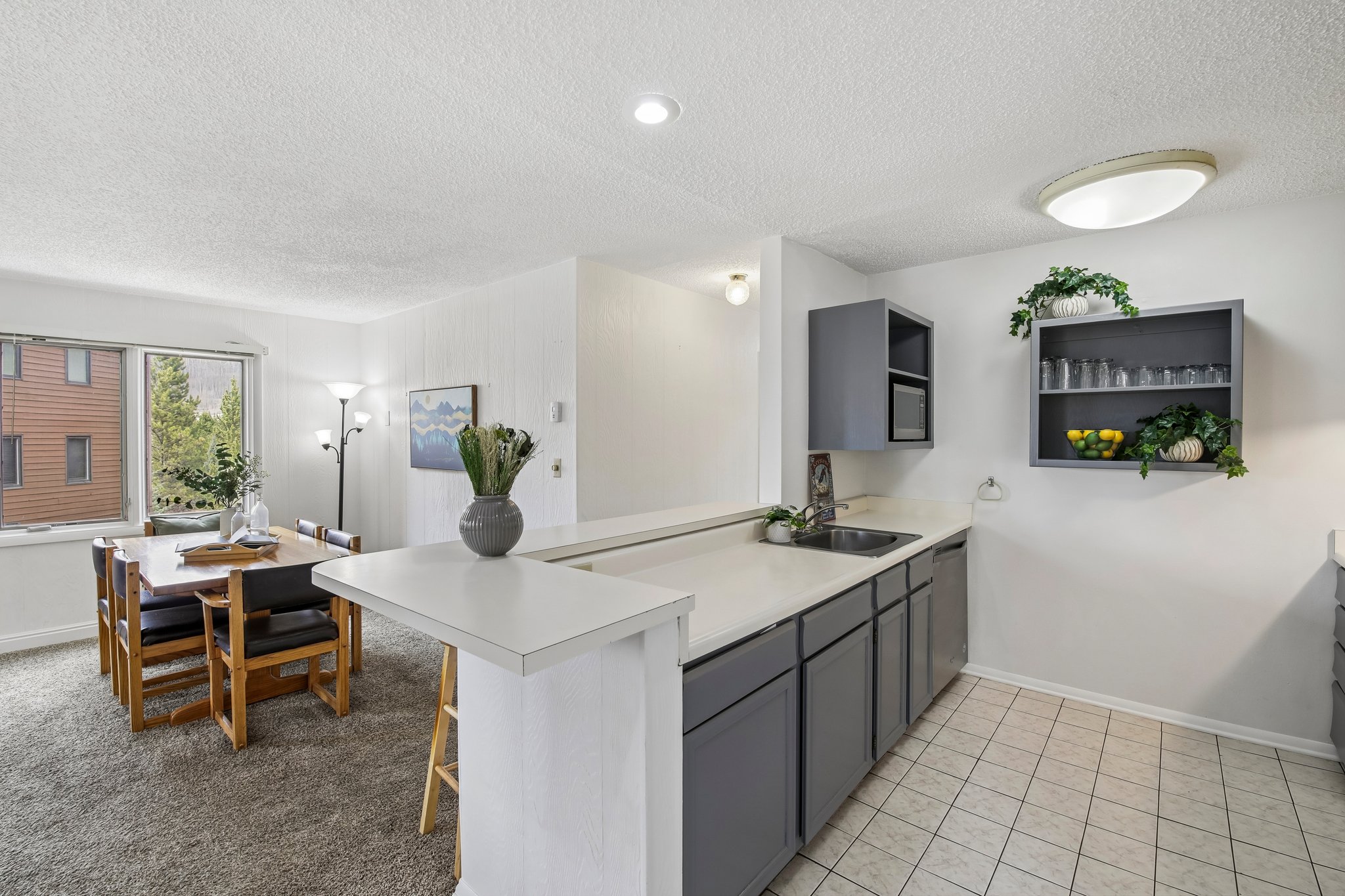 E Keystone Rd 20-S2904-010.jpg