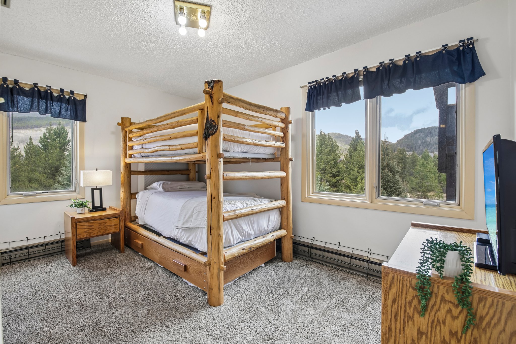 E Keystone Rd 20-S2904-018.jpg