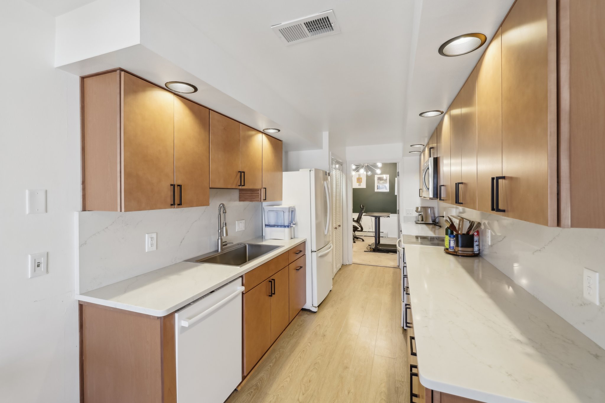 Golf View Rd Unit H-019.jpg