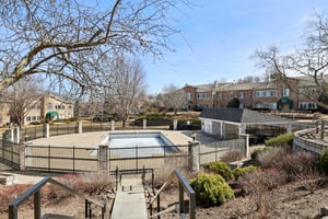 Golf View Rd Unit H-902.jpg