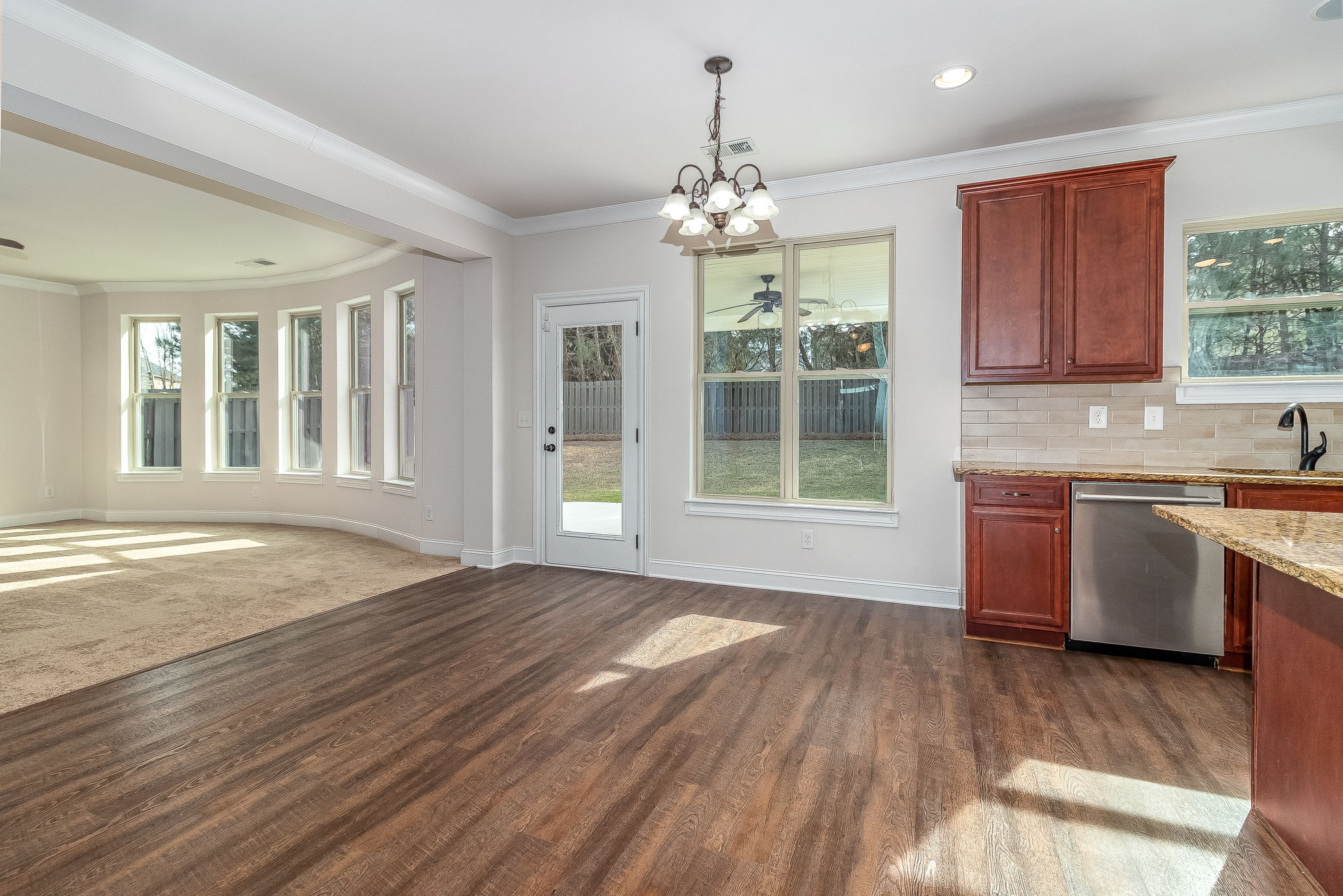 Breakfast Area/Living Room