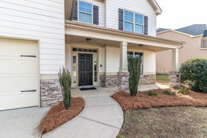 Front Porch/Entrance