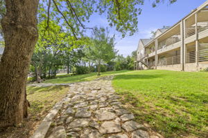 1514 Parker Ln, Austin, TX 78741, USA Photo 2