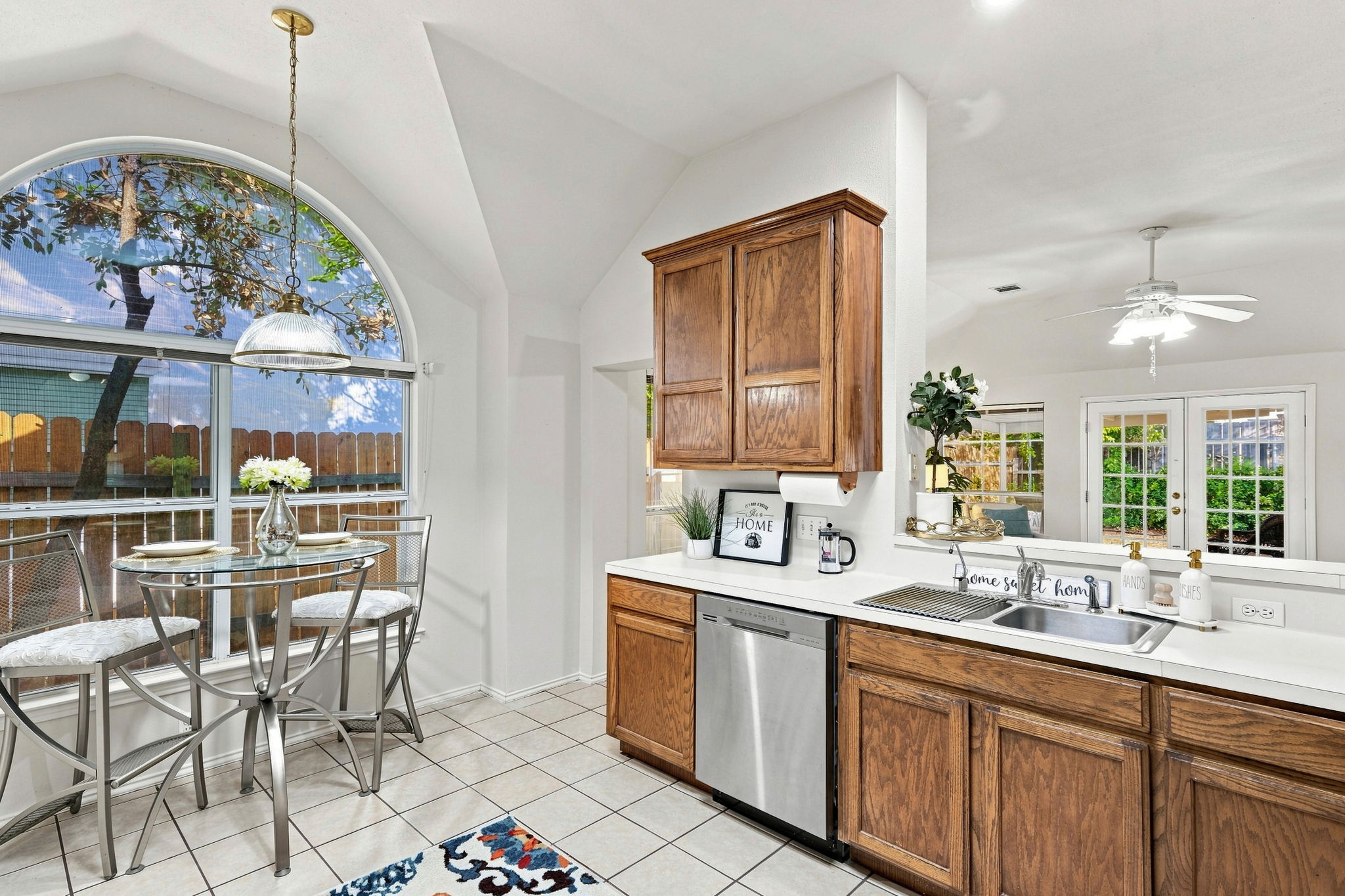 Kitchen/Breakfast Area