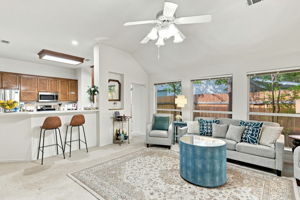 Living/Kitchen Bar
