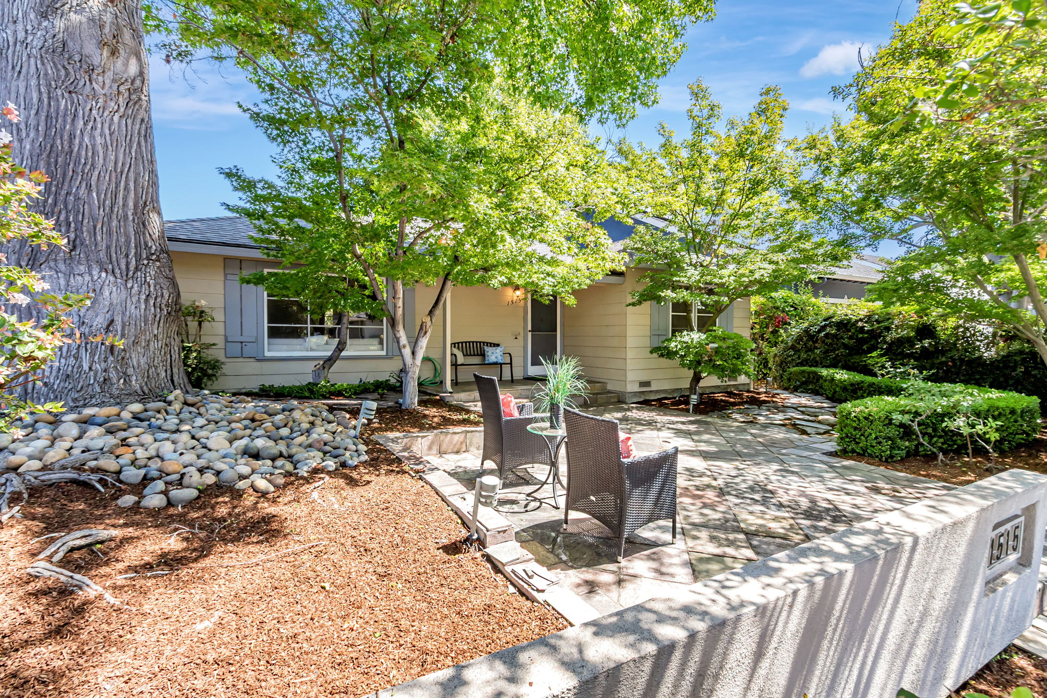 006_1515 De Anza Way 