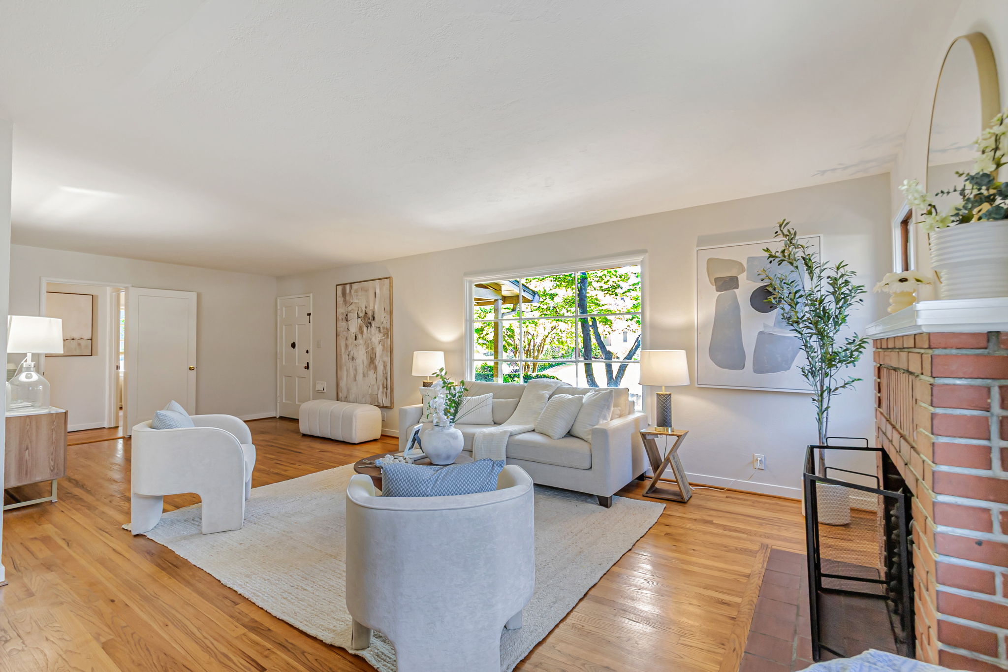 013_1515 De Anza Way 
