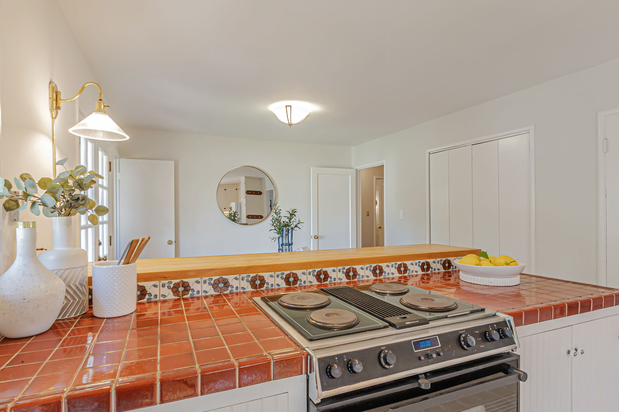 024_1515 De Anza Way 