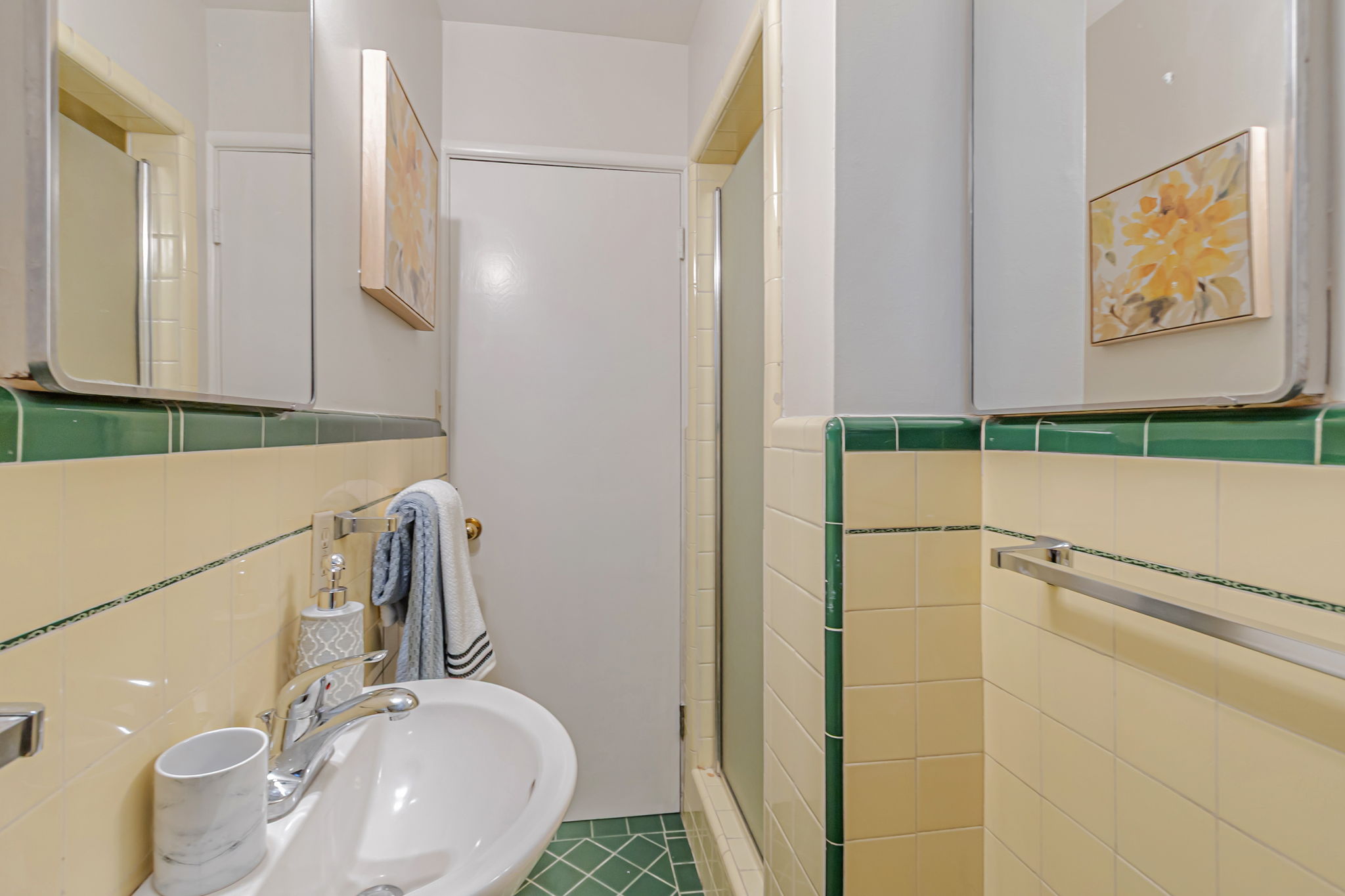 044_1515 De Anza Way 
