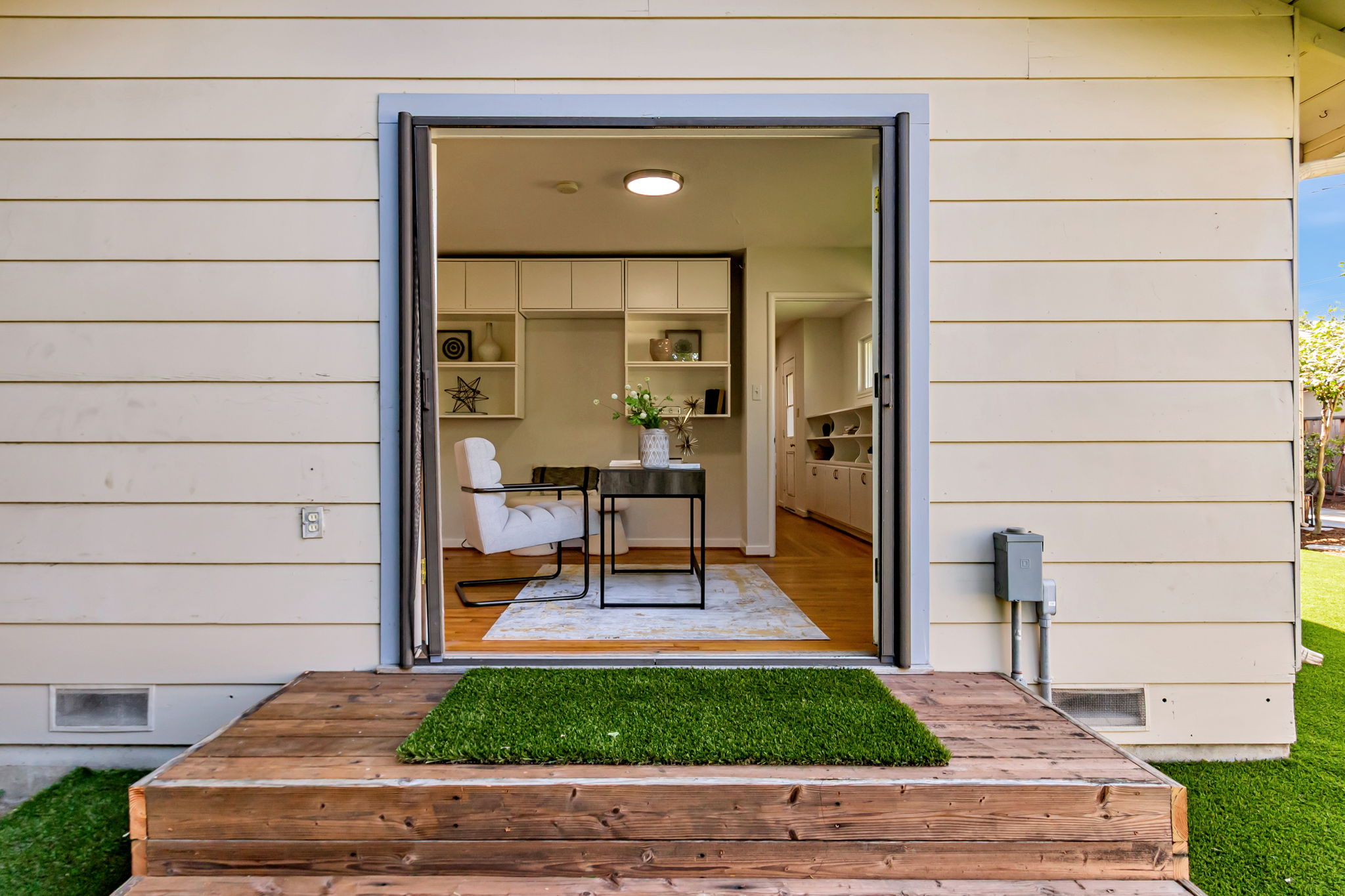 052_1515 De Anza Way 
