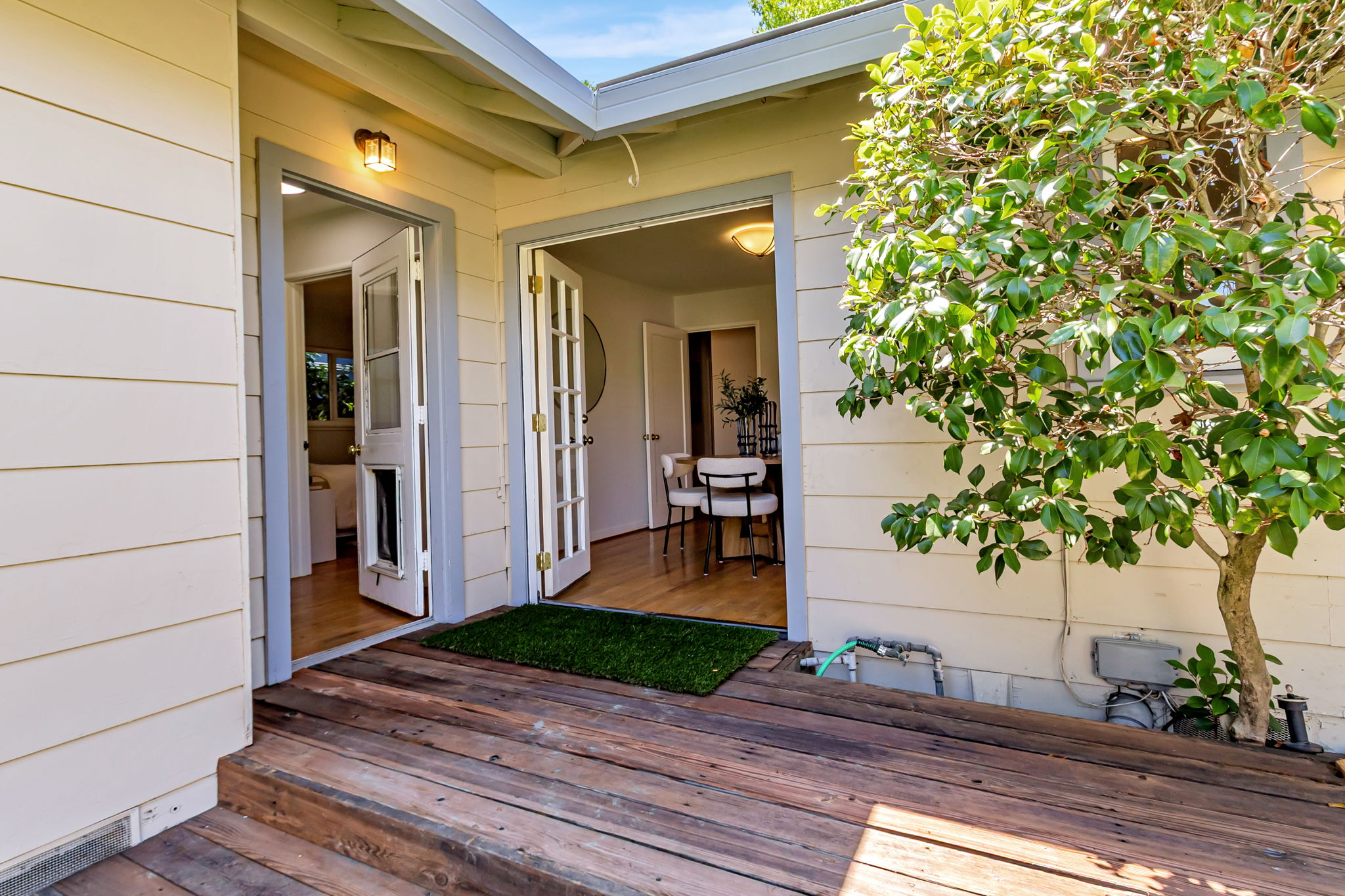 053_1515 De Anza Way 