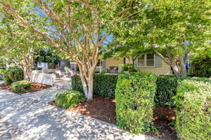 002_1515 De Anza Way 