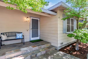009_1515 De Anza Way 