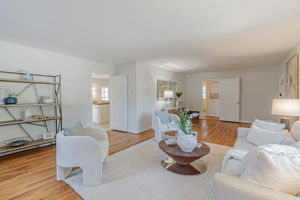 014_1515 De Anza Way 
