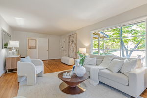 015_1515 De Anza Way 