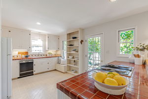 017_1515 De Anza Way 