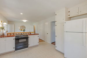 022_1515 De Anza Way 