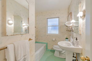 047_1515 De Anza Way 