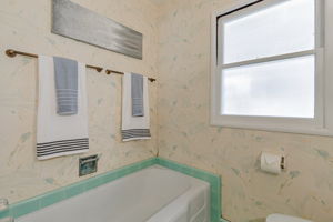 048_1515 De Anza Way 