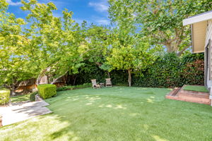 061_1515 De Anza Way 