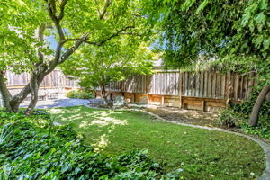 066_1515 De Anza Way 
