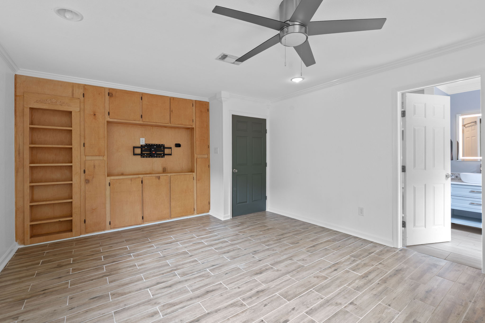 Primary bedroom's built-ins