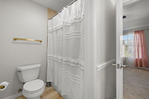  Photo 33