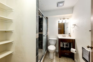  Photo 33