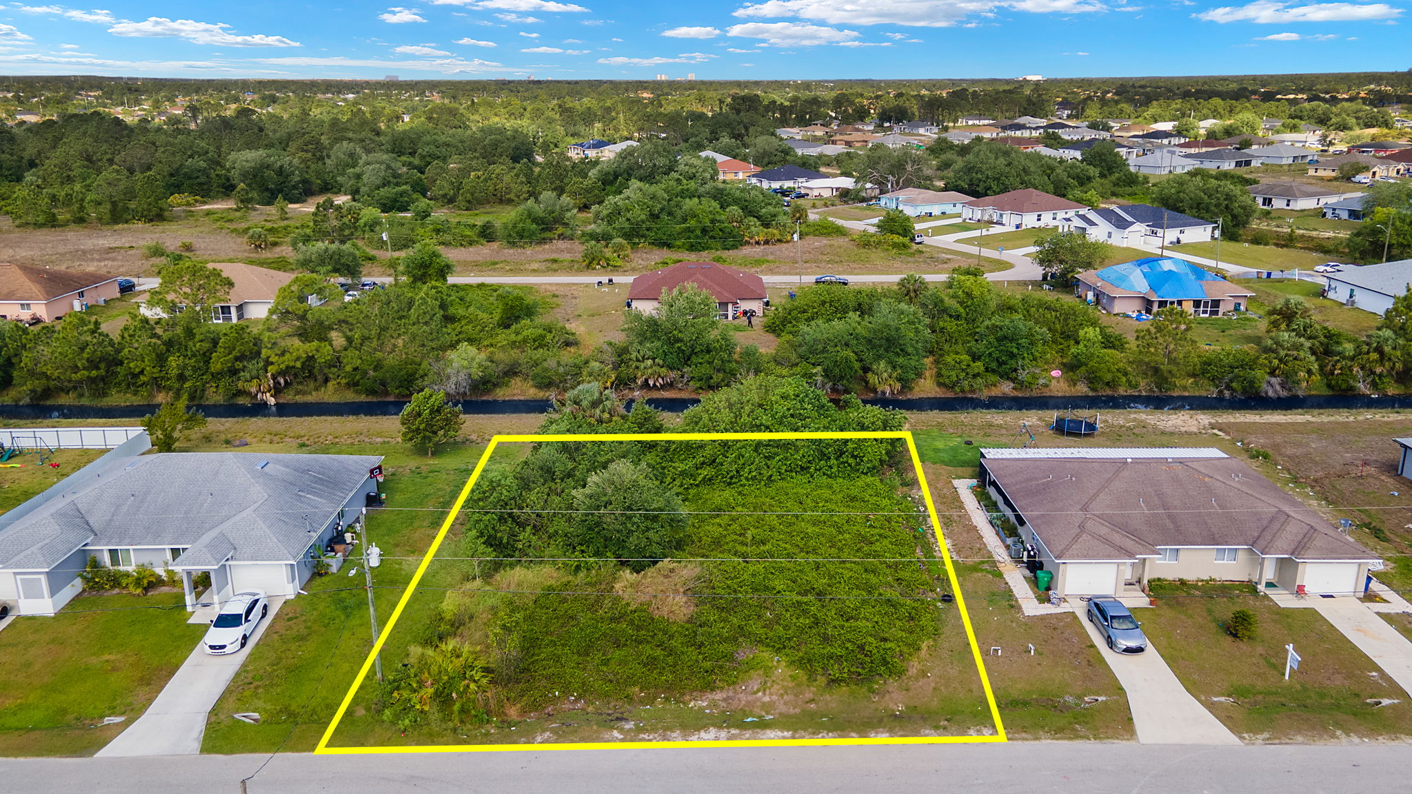 Aerial Front Exterior 1 -Lot Lines