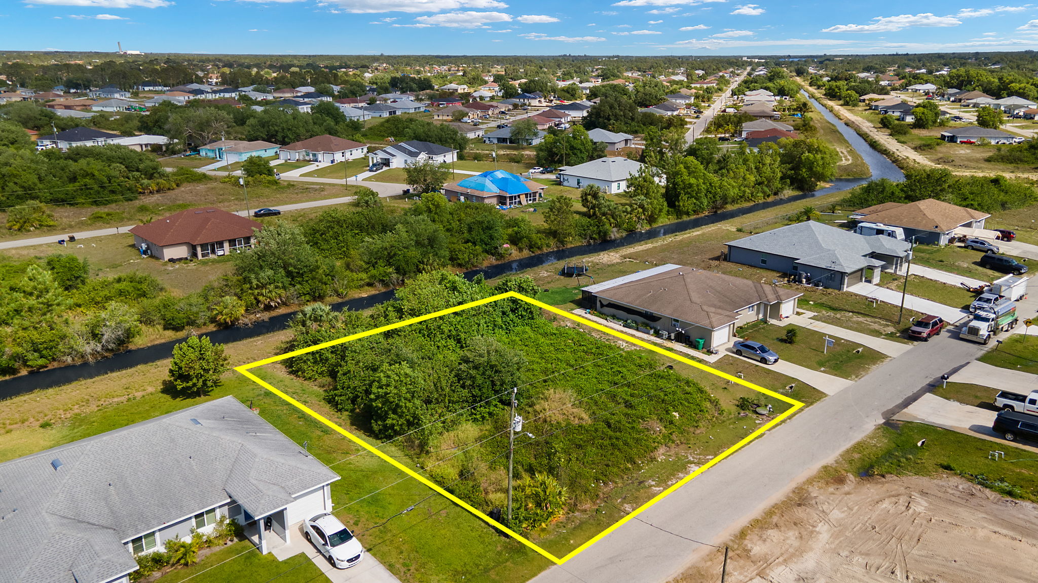 Aerial Front Exterior 3 -Lot Lines