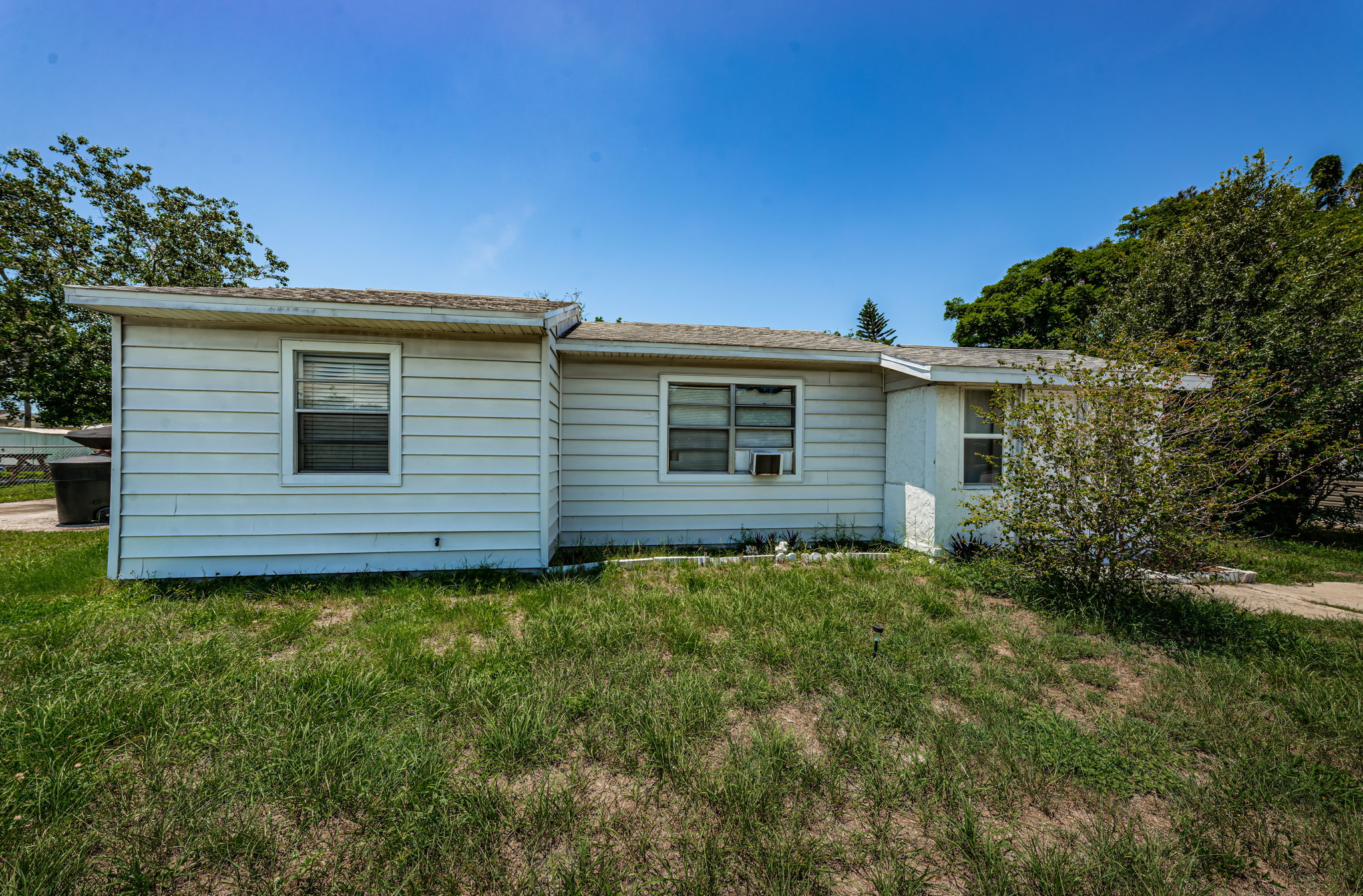 Front Exterior5