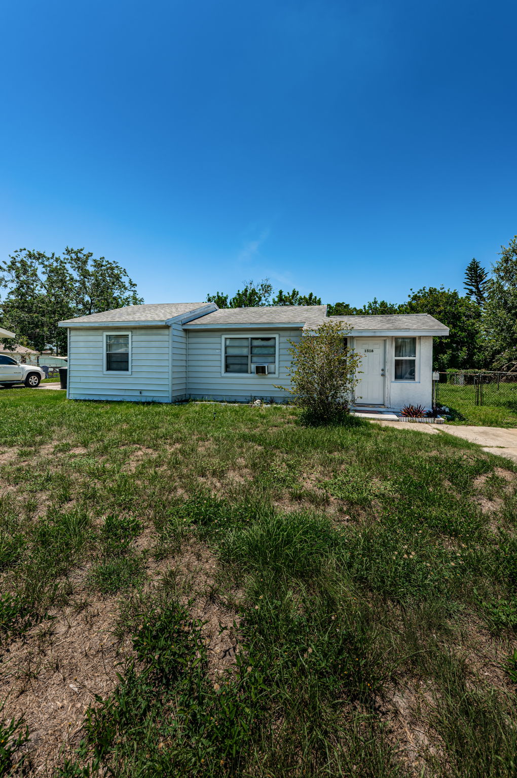 Front Exterior2