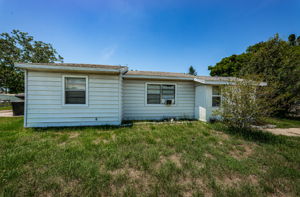 Front Exterior5