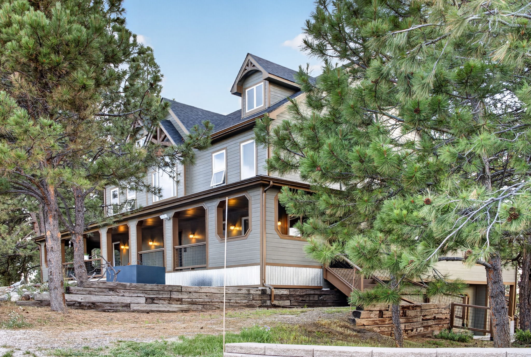  Photo 132