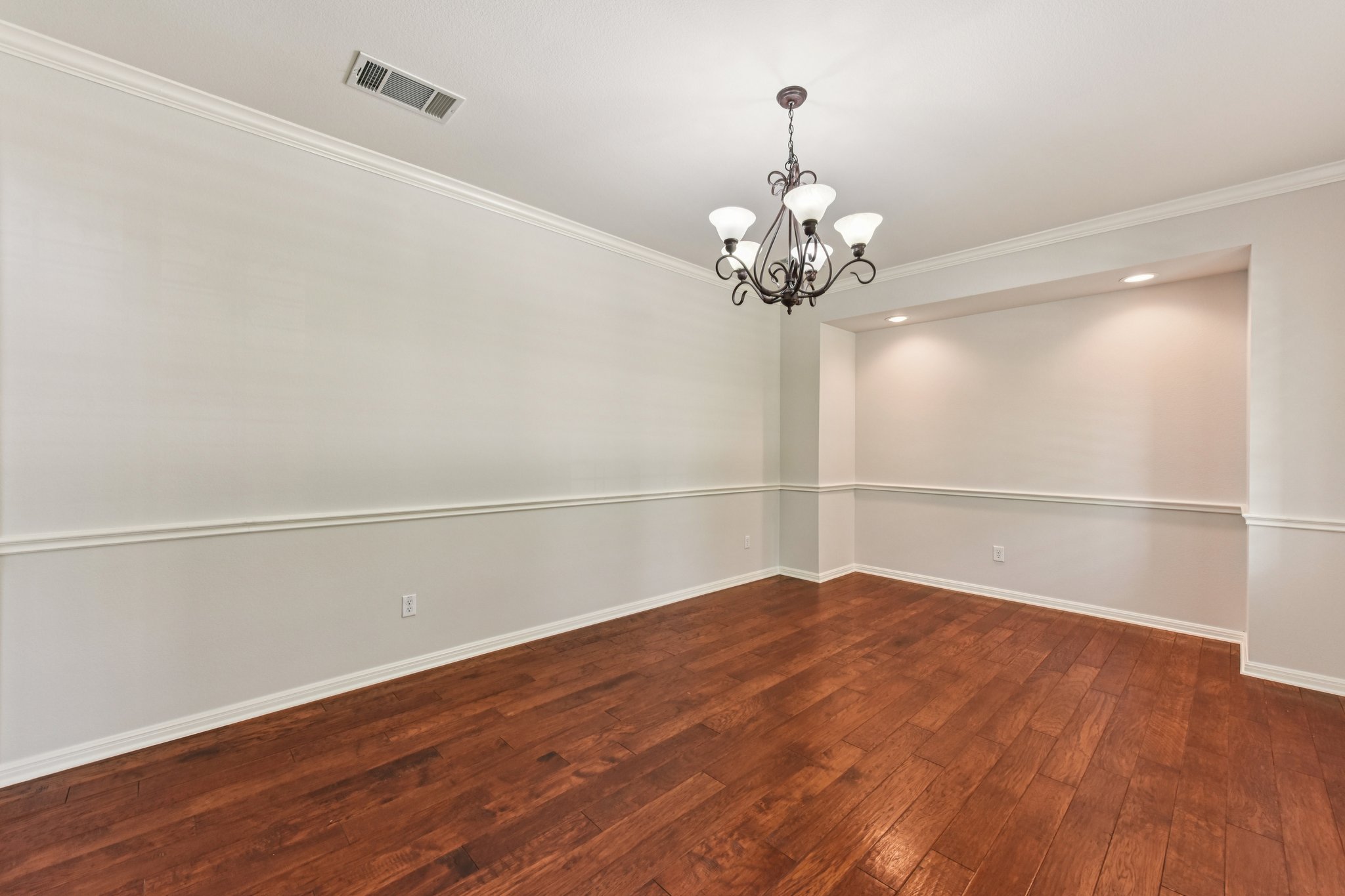 Skip Tyler Dr-S2403-023.jpg