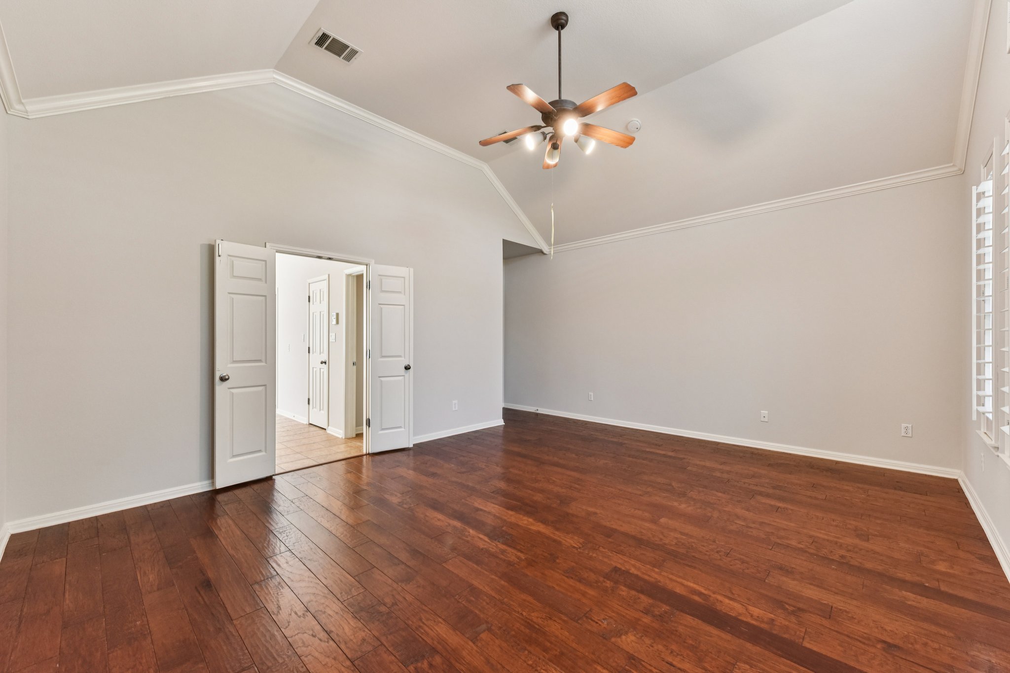 Skip Tyler Dr-S2403-033.jpg