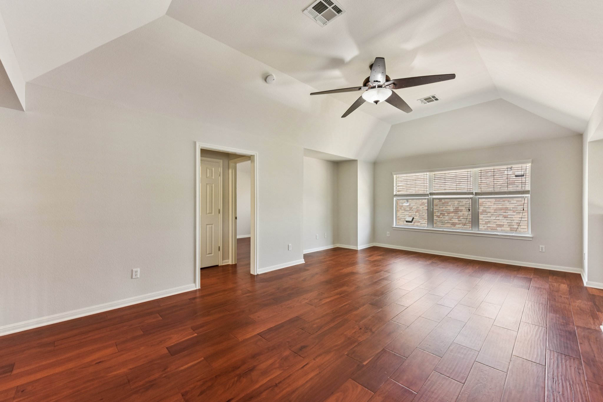 Skip Tyler Dr-S2403-041.jpg