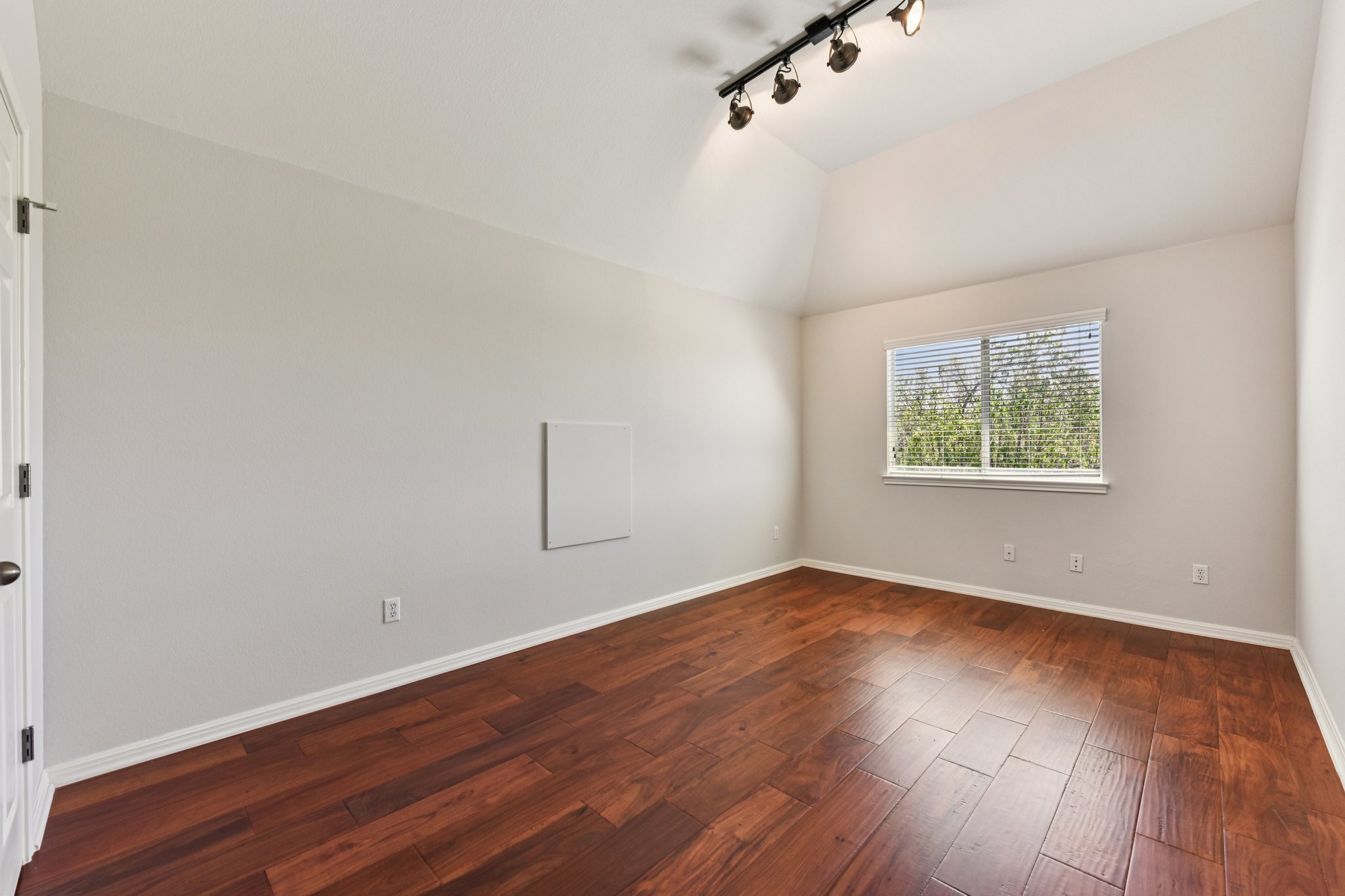 Skip Tyler Dr-S2403-050.jpg