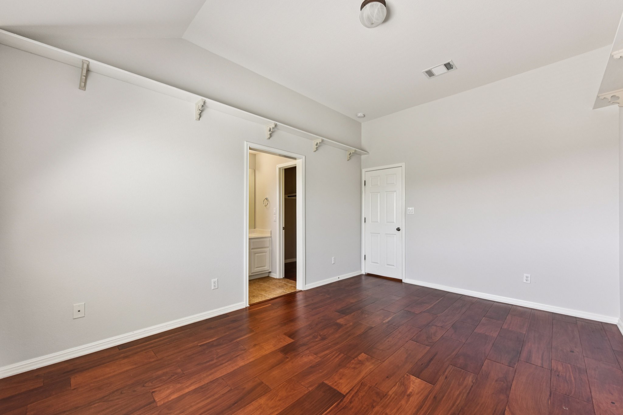 Skip Tyler Dr-S2403-055.jpg