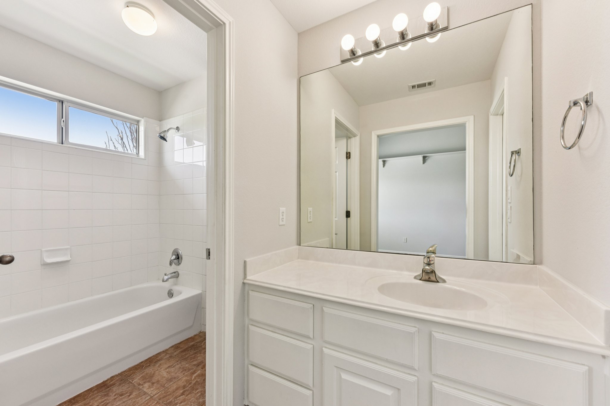 Skip Tyler Dr-S2403-056.jpg