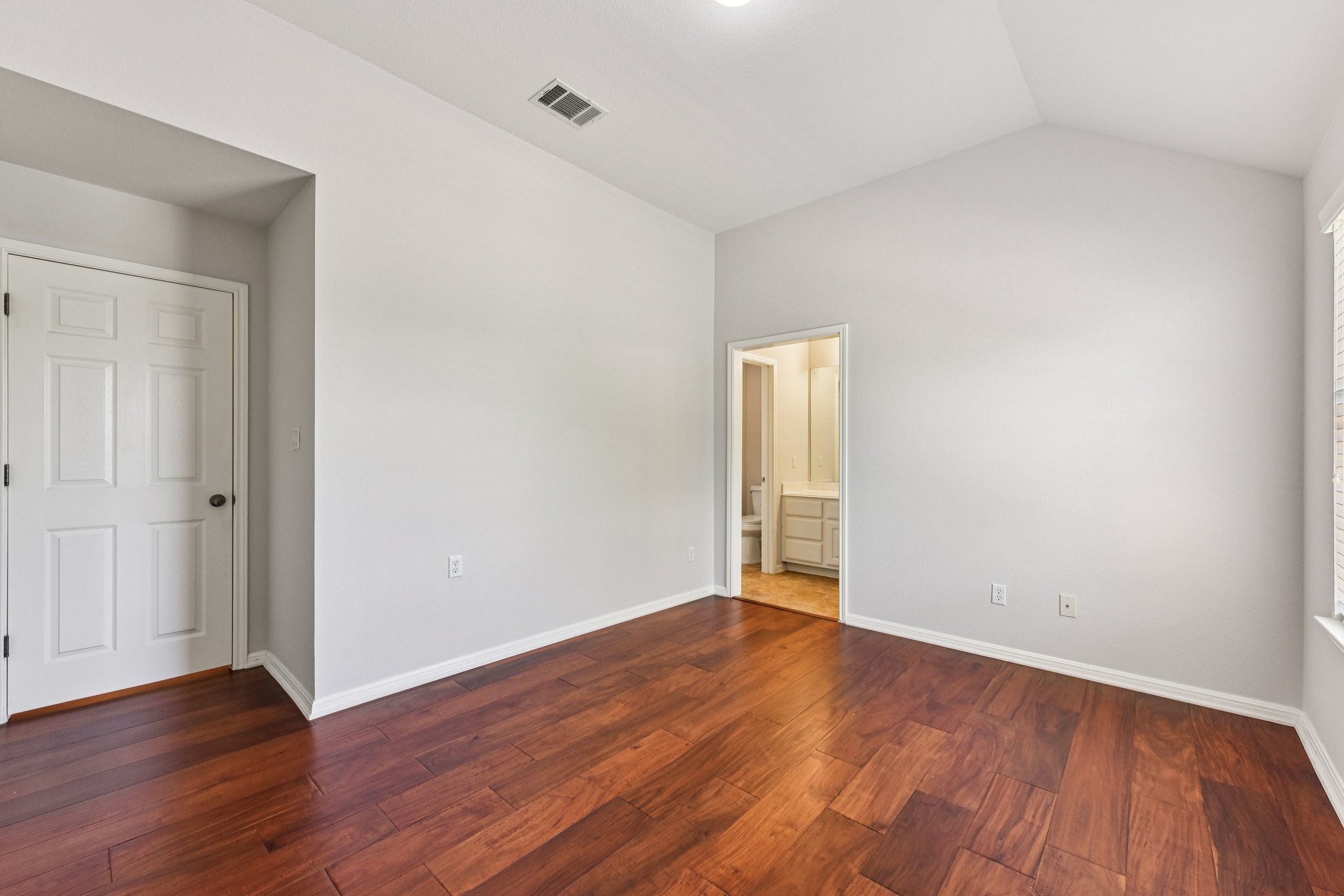 Skip Tyler Dr-S2403-061.jpg