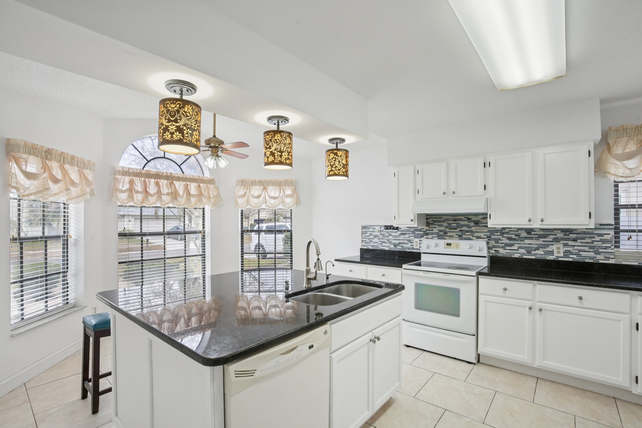 Westerly Dr-S2802-012.jpg