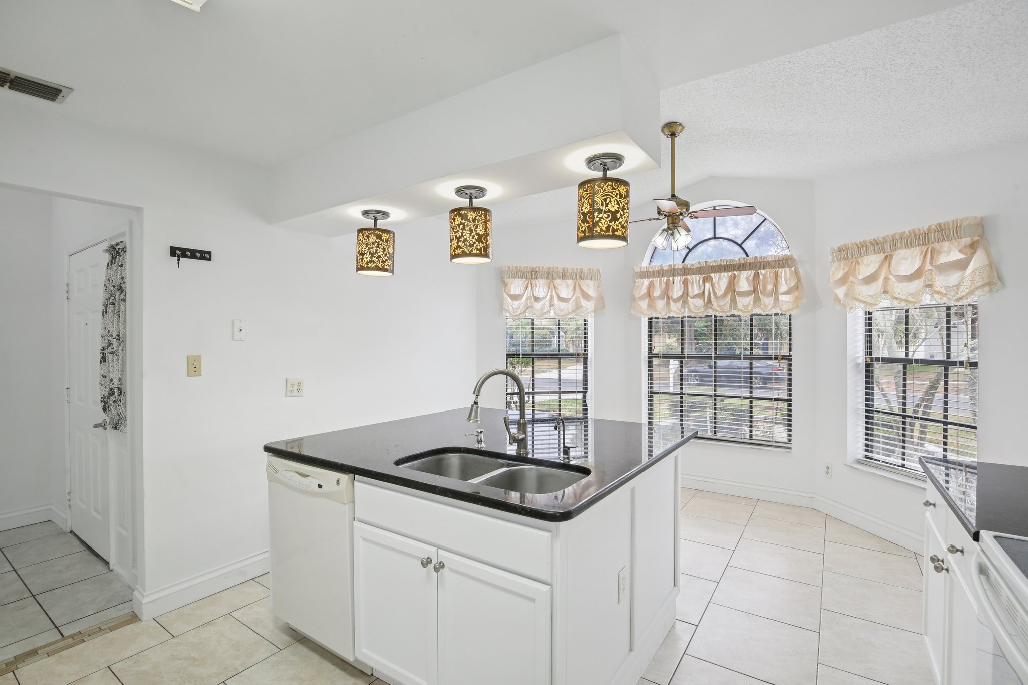 Westerly Dr-S2802-013.jpg