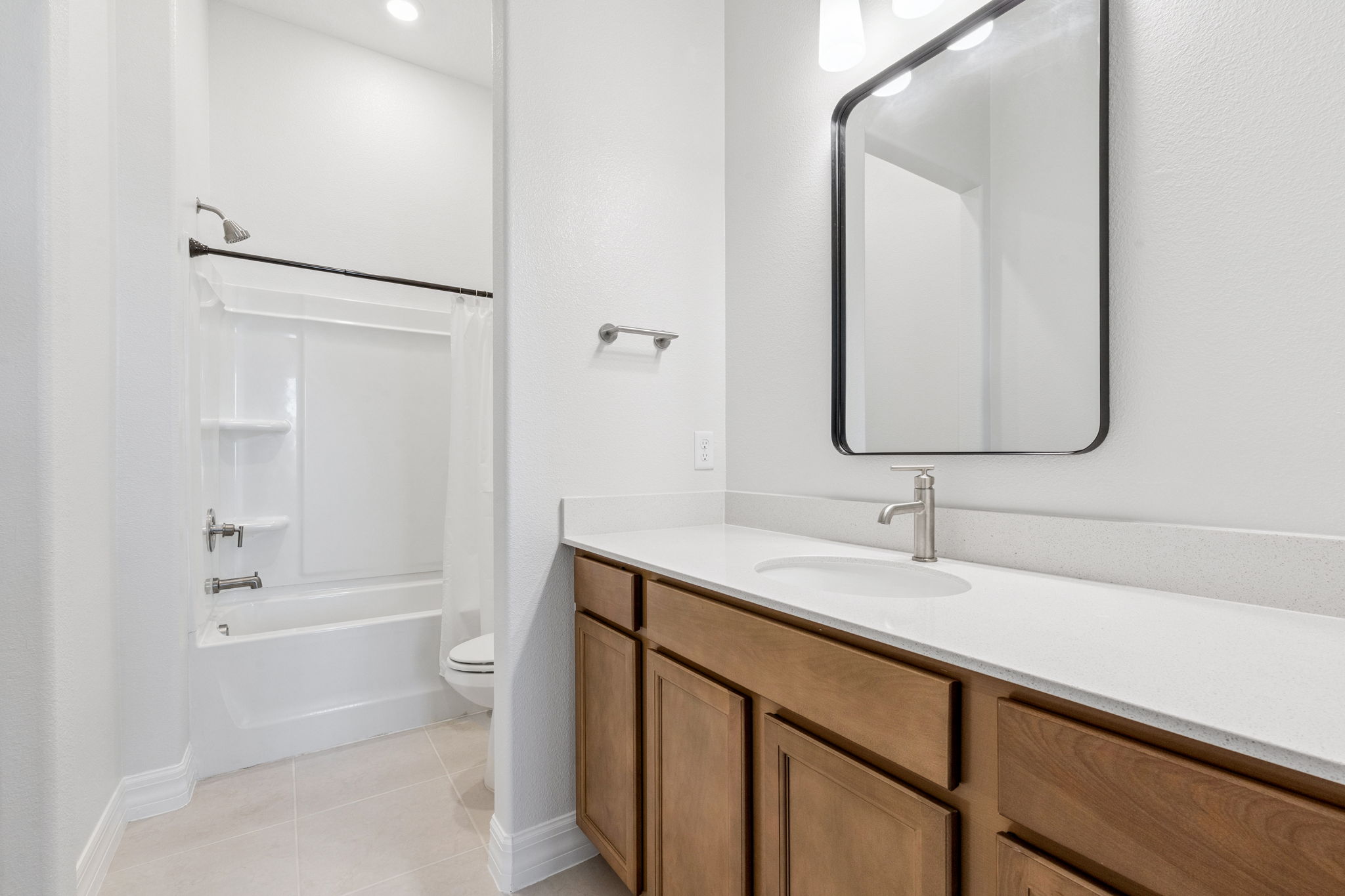 Guest wing full bathroom